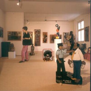 Bayreuth. IWALEWA-Haus. Afrikazentrum. Ausstellungsraum. Populäre Kunst aus Afrika