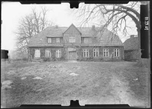 Bellin, Kirchweg 1. Pfarrhaus. Eingangsfront