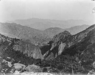 Bergpanorma : Blick über die Berggipfel des Laoshangebirges