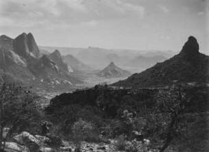 Landschaft : Durch Felsformationen geprägte Landschaft in Eritrea