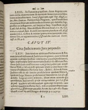 Caput IV. Circa Judicia ætatis Jura perpendit.