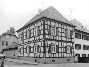 Frankfurt, Alt-Erlenbach 18