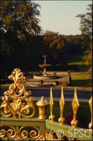 Potsdam, Park Sanssouci, Blick über die Viehtränke zum Ruinenberg.