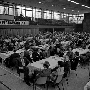 Kreisbauernverband: Bad Oldesloe: Stormarnhalle: 30. Kreisbauerntag: Teilnehmer