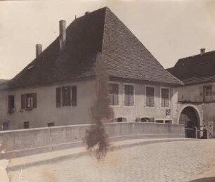 An der Queichbrücke. Bauernhaus?