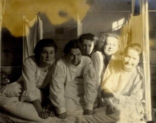 Viktoria-Pensionat. Schülerinnen - Gruppenfoto