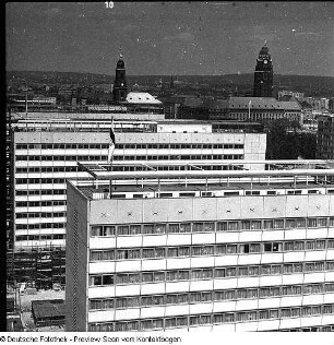 Prager Straße, Bau der Hotels