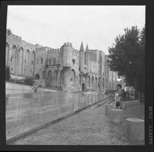 Der Papstpalast in Avignon