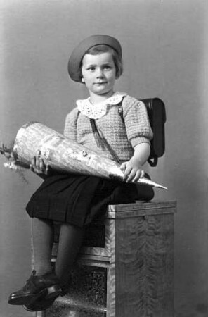 Roßwein. Schulanfängerin der Familie Schmidt