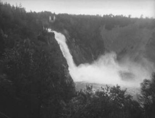 Montmorency-Fall : Der Montmorency-Fall im Sommer.