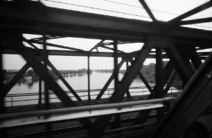 Frankfurt: aus Führerstand; Mainbrücke