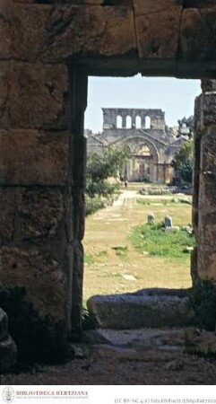Qala^BJt Sema^BJn & Qala^BJt Sima^BJn, Südbasilika, Narthex