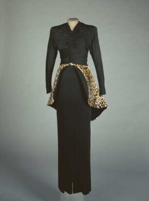 Abendkleid mit Schößchen aus Leopardenpelz (Archivtitel)