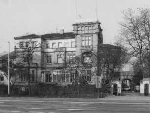 Villa Speyer; Frankfurt, Kennedyallee 70