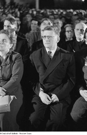 Portrait Dmitri Dmitrijewitsch Schostakowitchs im Publikum der Bachfeier