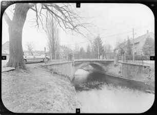 Magdala-Göttern. Straßenbrücke über die Magdel