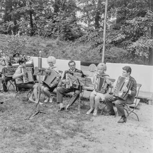 Schanzenfest Loga : Loga. Volksfest an der Schanze