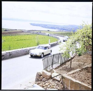Neuchâtel: Straße zum Neuchâteler See