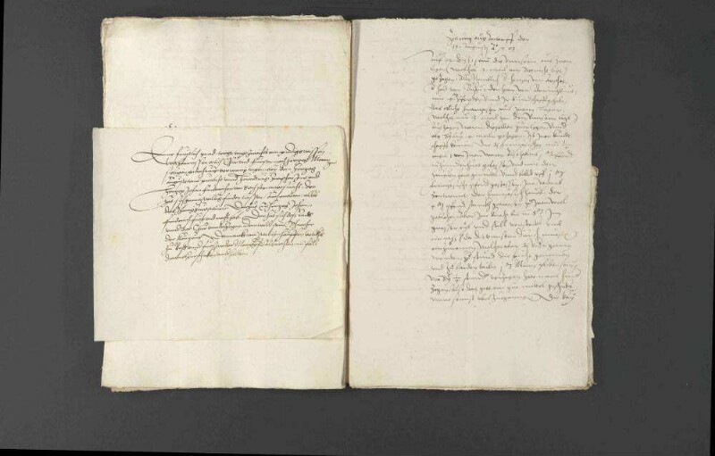 Pfalzgraf Ottheinrich antwortet auf die ihm übermittelte Meldung über die Verhandlungen Herzog Christophs von Württemberg mit Sachsen und anderen protestantischen Reichsfürsten in Religionsangelegenheiten, mit Beilegung mehrerer Zeitungen.