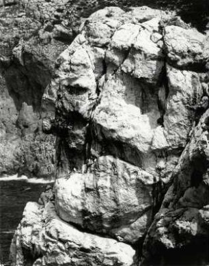 Steilküste an der Cala dell'inferno am Cap Caccia
