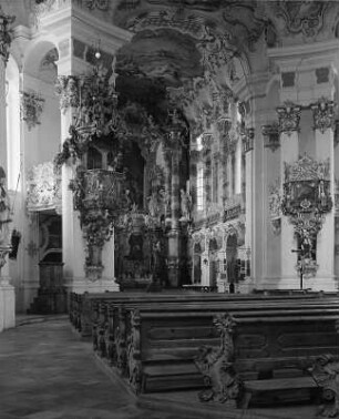 Wies (Steingaden ). Wallfahrtskirche zum Gegeißelten Heiland (1745/1754; D. Zimmermann, J. B. Zimmermann). Nordseite und Chor nach SO