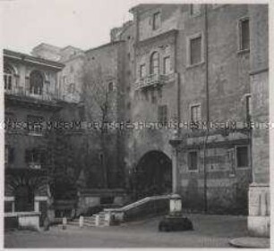 Rom, Casa di Lucretia Borgia