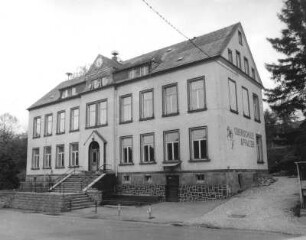 Affalter (Lößnitz-Affalter), Hauptstraße 32. Oberschule. Straßenansicht