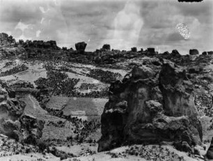 Tuff-Gestein : Blick auf Tuff-Gestein zwischen Totora und Curahuara de Carangas.