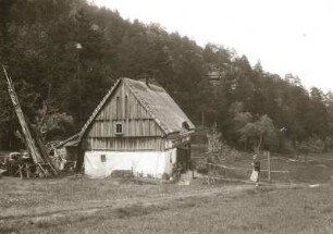 Haus am Waldwinkel : Jonsdorf, strohgedecktes Haus am Waldwinkel