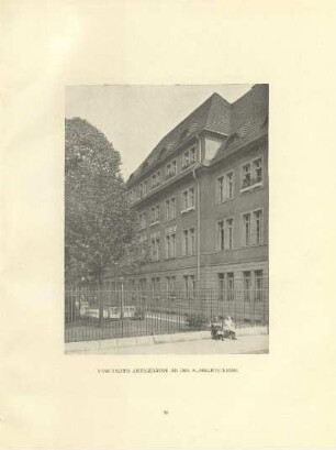 Städtisches Amtsgebäude an der Albrechtstrasse