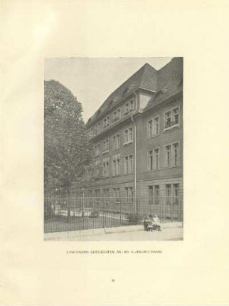 Städtisches Amtsgebäude an der Albrechtstrasse