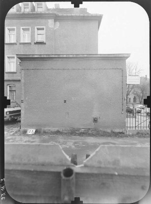 Dresden-Striesen, Bärensteiner Straße 10. Wohnhaus. Ansicht von Süden mit Ladenanbau