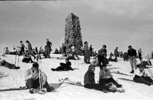 Feldberg: Sonnende auf dem Feldberggipfel