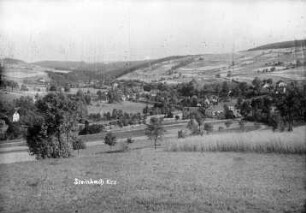 Blick zum Bahnhof und nach Oberschmiedeberg