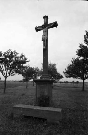 Weisweil: Kreuz am Gedenkstein für den Wort Willingen bei Weisweil
