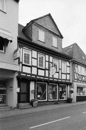 Wohnhaus; Usingen, Kreuzgasse 21