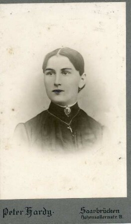 Junge Dame im Porträt