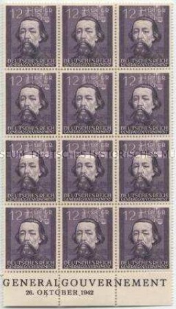 Unvollständiger Bogen mit 12 Briefmarken zu 12 Zloty aus dem Generalgouvernement mit einem Porträt von Veit Stoß (der Ältere)