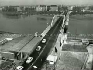 Die Oderbrücke zwischen in Frankfurt und Slubice