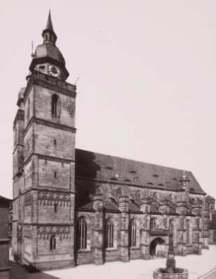 Bayreuth, Pfarrkirche Heilige Dreifaltigkeit : Bayreuth. Pfarrkirche Heilige Dreifaltigkeit. Ansicht von Südsüdwest