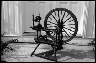 Bø: altes norwegisches Spinnrad