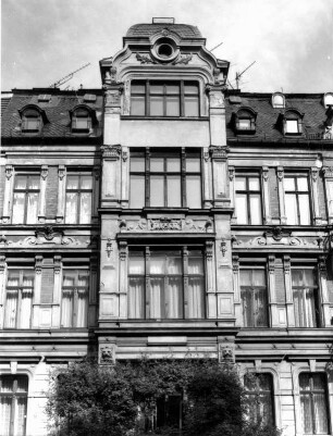 Görlitz-Altstadt, Augustastraße 10. Wohnhaus (1894). Teilansicht mit Erker