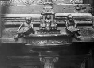 Sebaldusgrabmal — Musizierende Putti