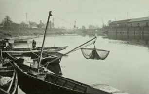 Riesa-Gröba. Hafen. Fischerboote und Wurfnetz "Schmeißer"