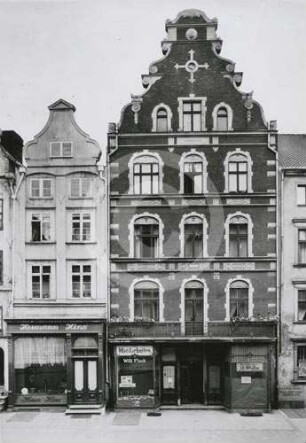 Fassaden der Bürgerhäuser Wilhelmstrasse 13 und 14 in Elbing