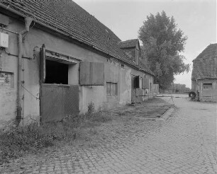 Stallgebäude mit Dachreiter