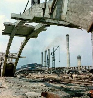 Baustelle des volkseigenen Betriebes Gaskombinat Schwarze Pumpe : Zweite Aufbausphase des Kombinats Schwarze Pumpe