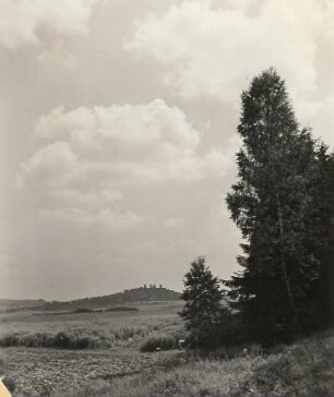 Stolpen. Blick auf Stadt und Burg von Nordwest