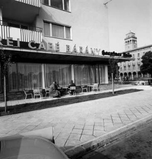 Eröffnung des Café Barany in der Ettlinger Straße 2 c.