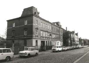 Dresden-Kaditz, Wächterstraße 46/44. Doppelwohnhaus mit Ladeneinbauten (um 1900). Straßenansicht von Nordwesten